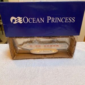 Ocean Princess Cruise Ship Model with Box